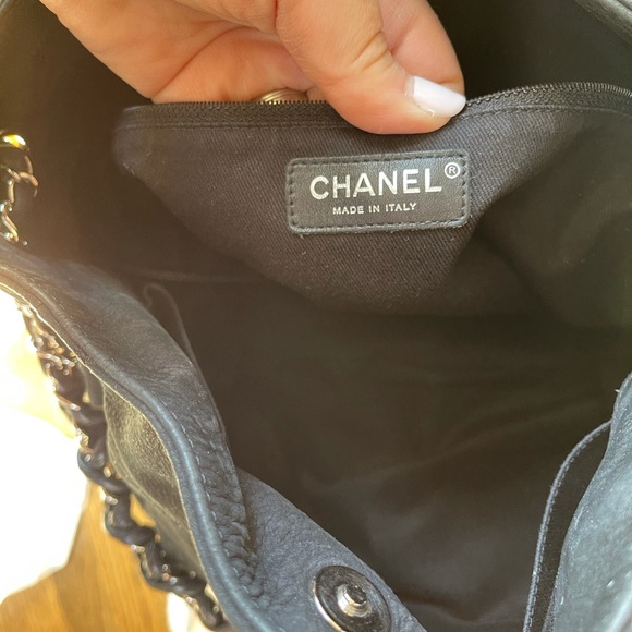 Chanel ultimate stitch hobo - Picture 9 of 12